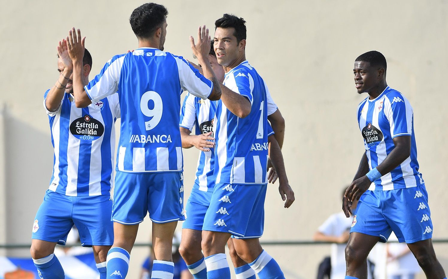 Jugadores del Dépor celebrando un gol
