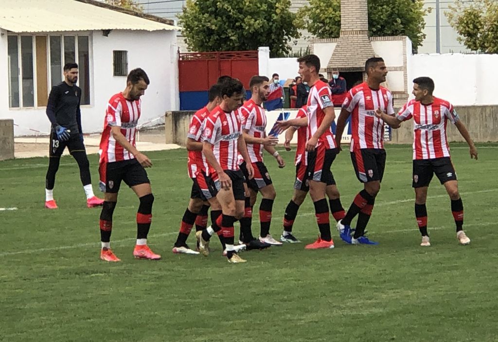 Jugadores de la UD Logroñés celebran un gol en pretemporada