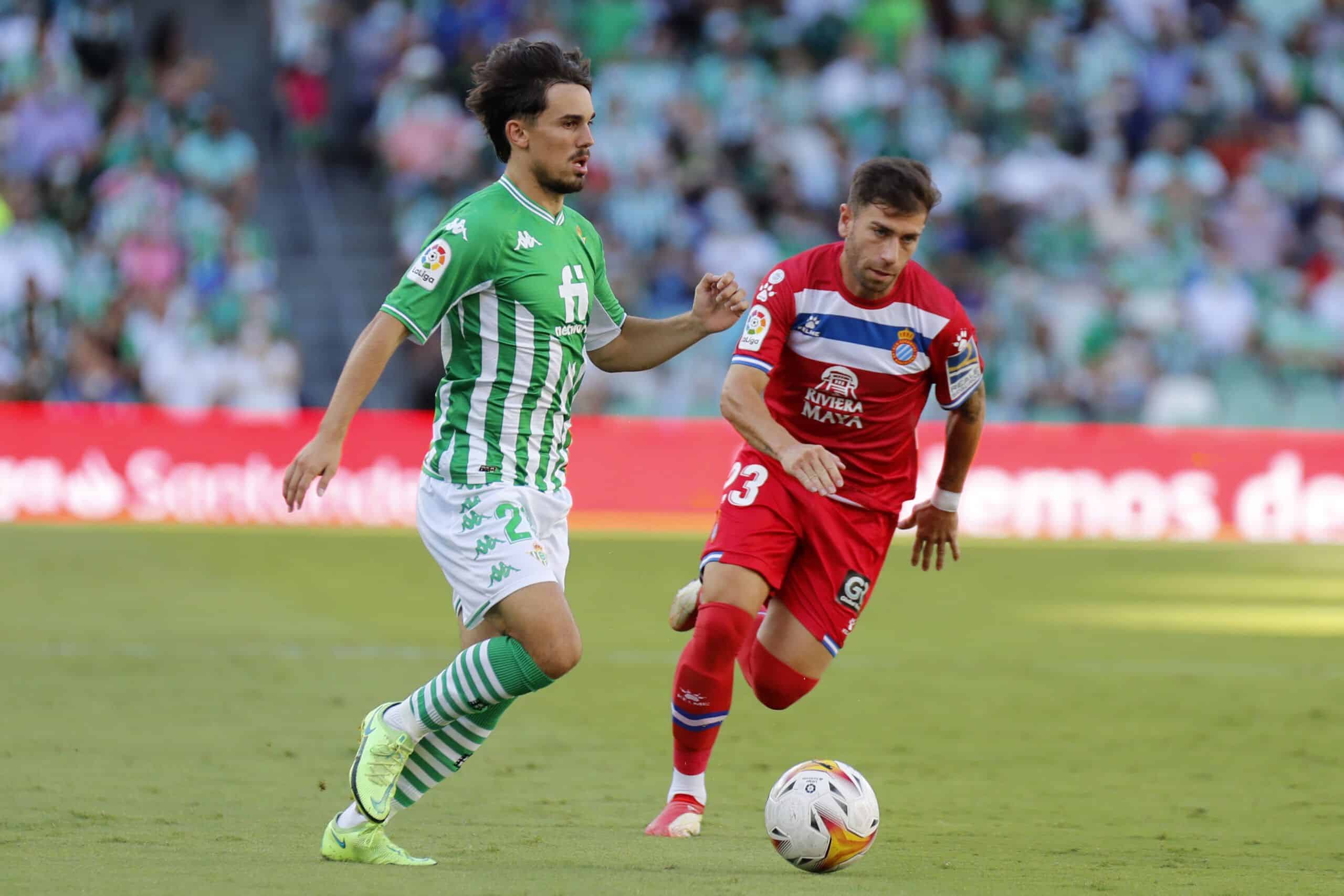 Rodri con Embarba en el partido del Benito Villamarin. (Foto: Real Betis)