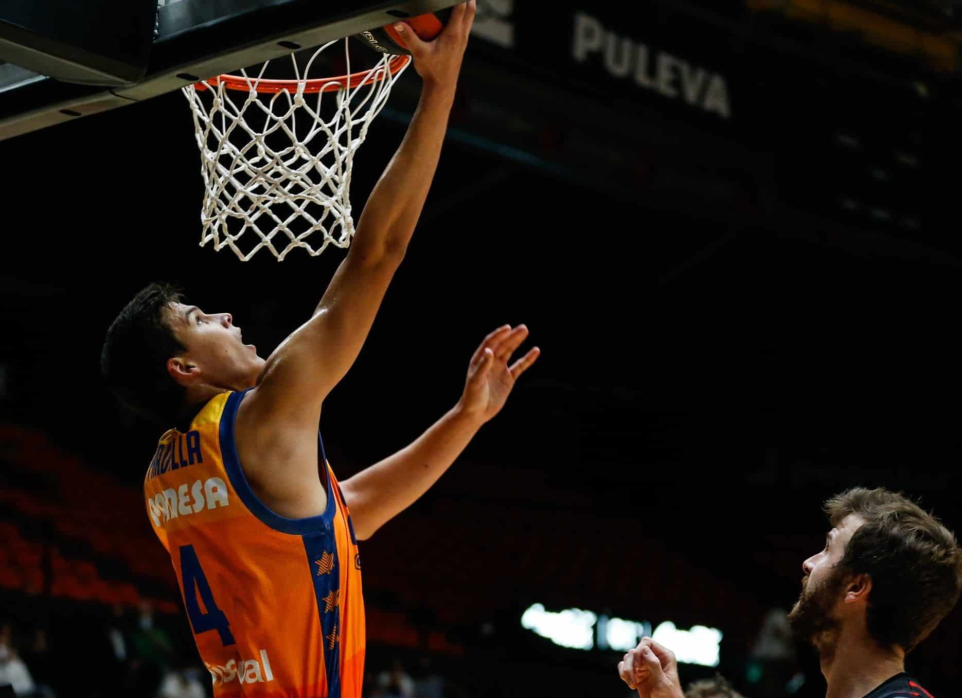 Jaime Pradilla ante la mirada de John Shurna. Fuente: M.A. Polo (VBC).
