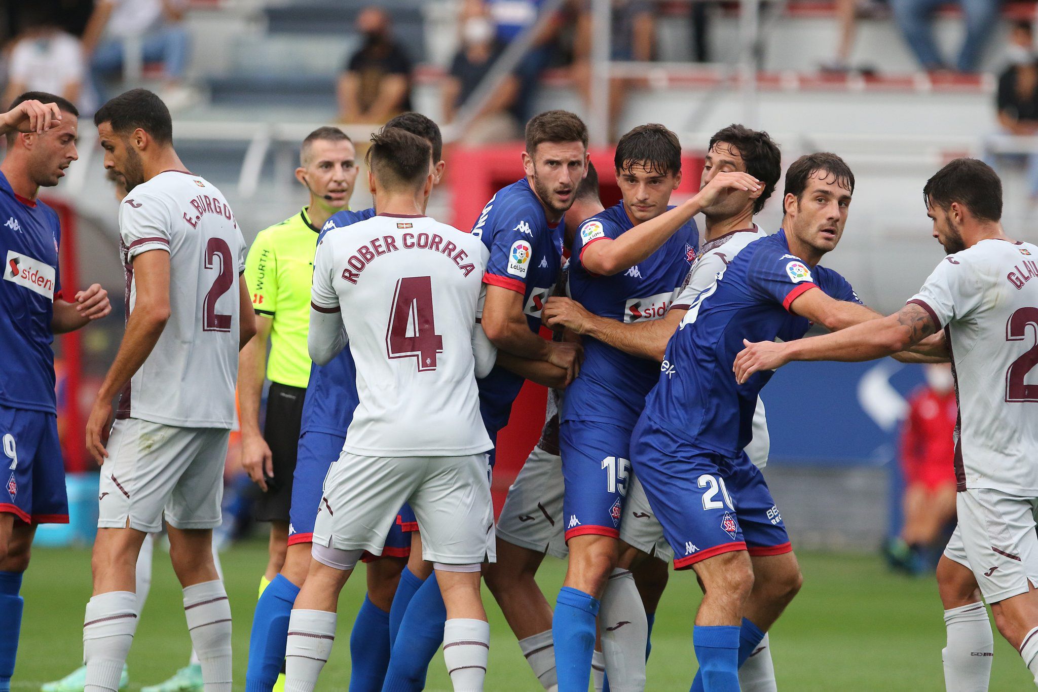 SD Amorebieta y Eibar protagonizaron un típico derbi norteño en el que no faltó de nada. Hubo goles, lluvia,  buen ambiente, polémica y emoción hasta el pitido final. Imagen: @SDAmorebieta