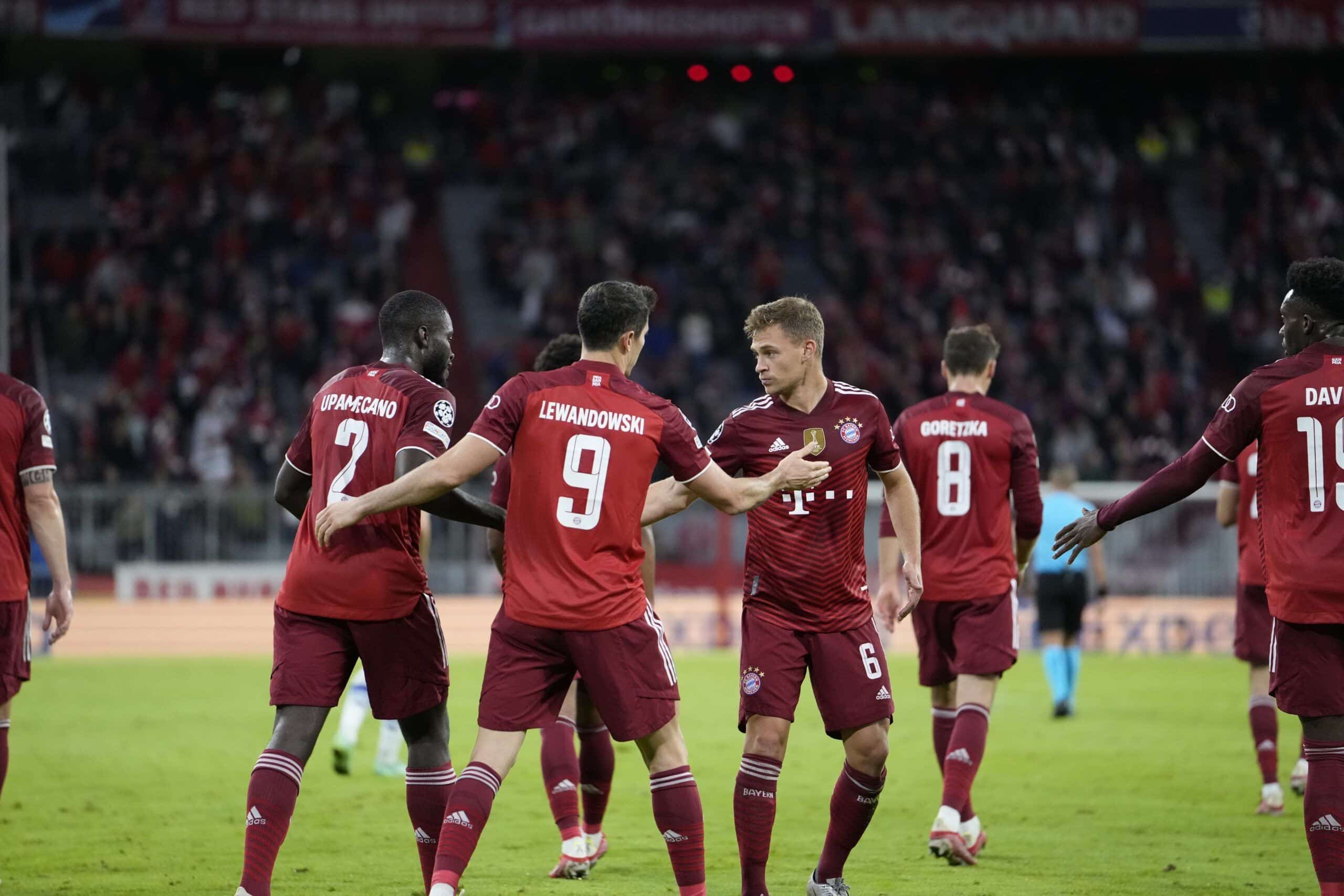 Bayern Múnich 5-0 Dinamo Kiev. Festín del campeón bávaro, que lleva anotados 46 goles en 10 partidos. Fuente: (@FCBayern)