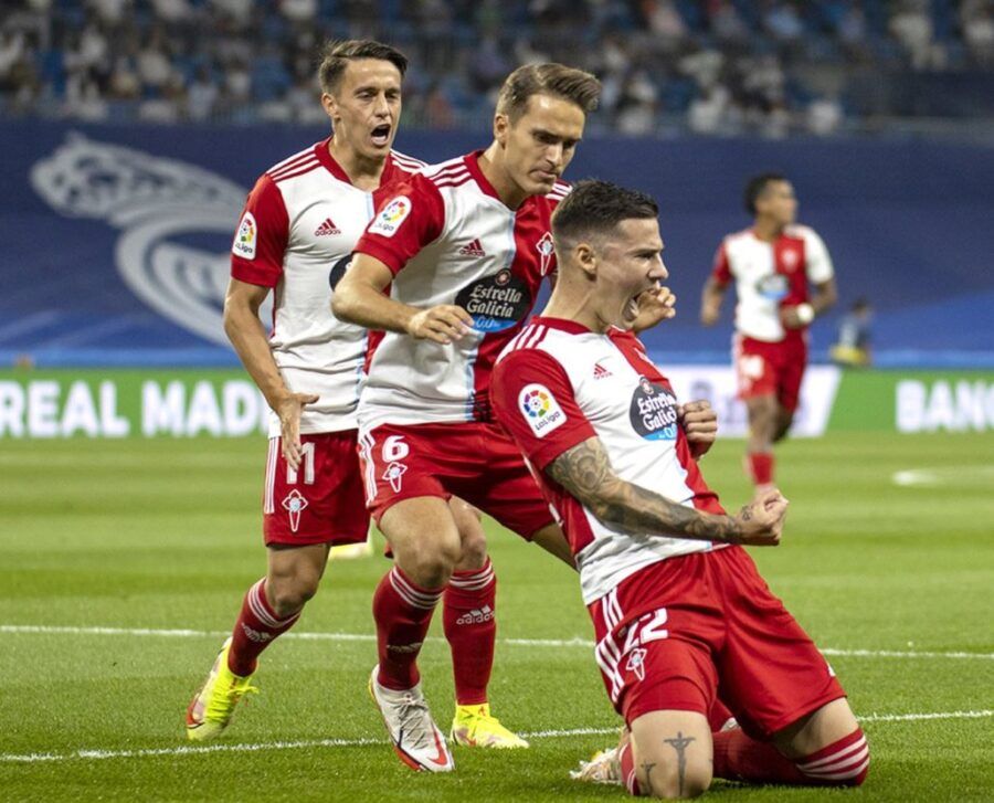 Franco Cervi y Denis Suárez celebran un gol de Santiago Mina en un Real Madrid Club de Fútbol - Real Club Celta. Foto: Real Club Celta.
