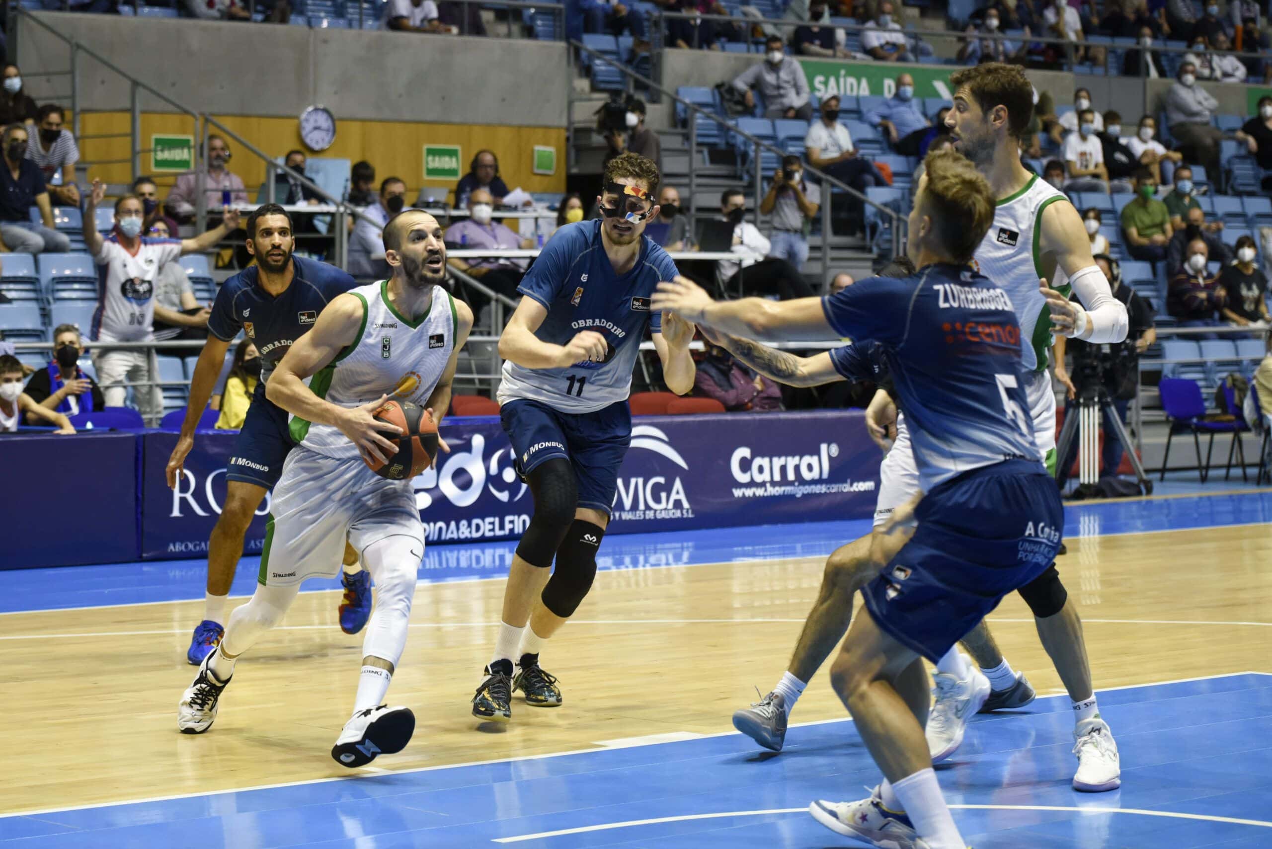 Pau Ribas contra el Obradoiro