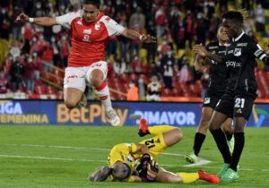 BOGOTA - COLOMBIA, 07-09-2021: Independiente Santa Fe y Deportivo Cali durante partido de ida de la final por la Liga Femenina BetPlay DIMAYOR 2021 jugado en el estadio Nemesio Camacho El Campin en la ciudad de Bogota. / Independiente Santa Fe and Deportivo Cali during a match of the first leg of the final for the Women's League BetPlay DIMAYOR 2021 played at the Nemesio Camacho El Campin stadium in Bogota city. /