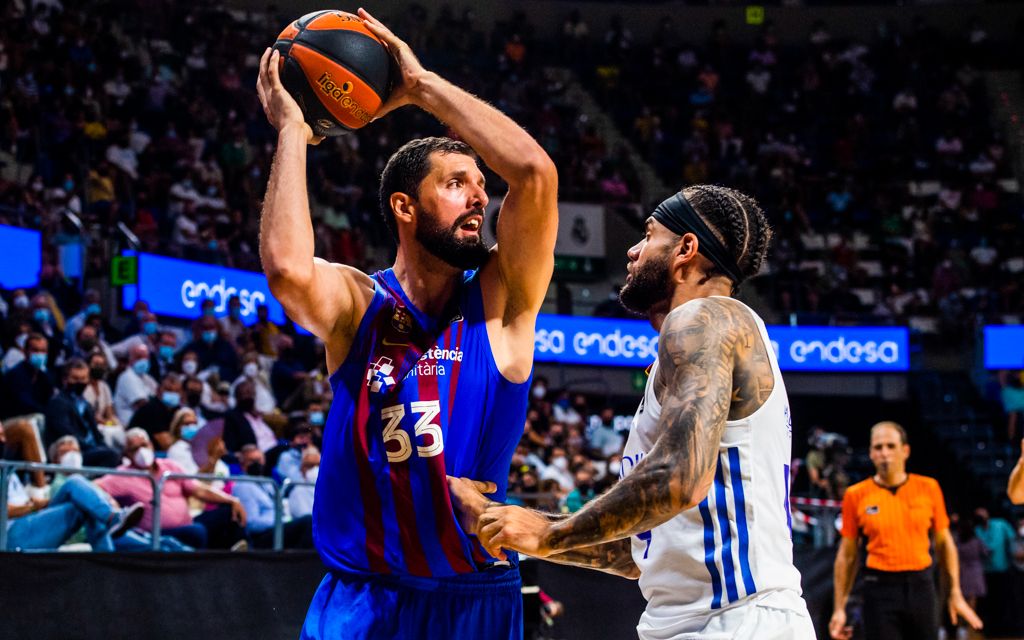 Nikola Mirotić durante la final de la Supercopa de España. Foto vía Twitter (@FCBbasket)