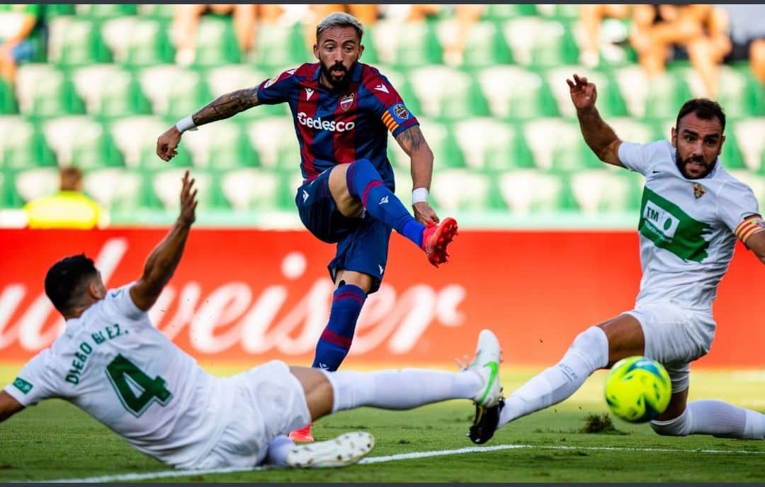 Morales frente al Elche