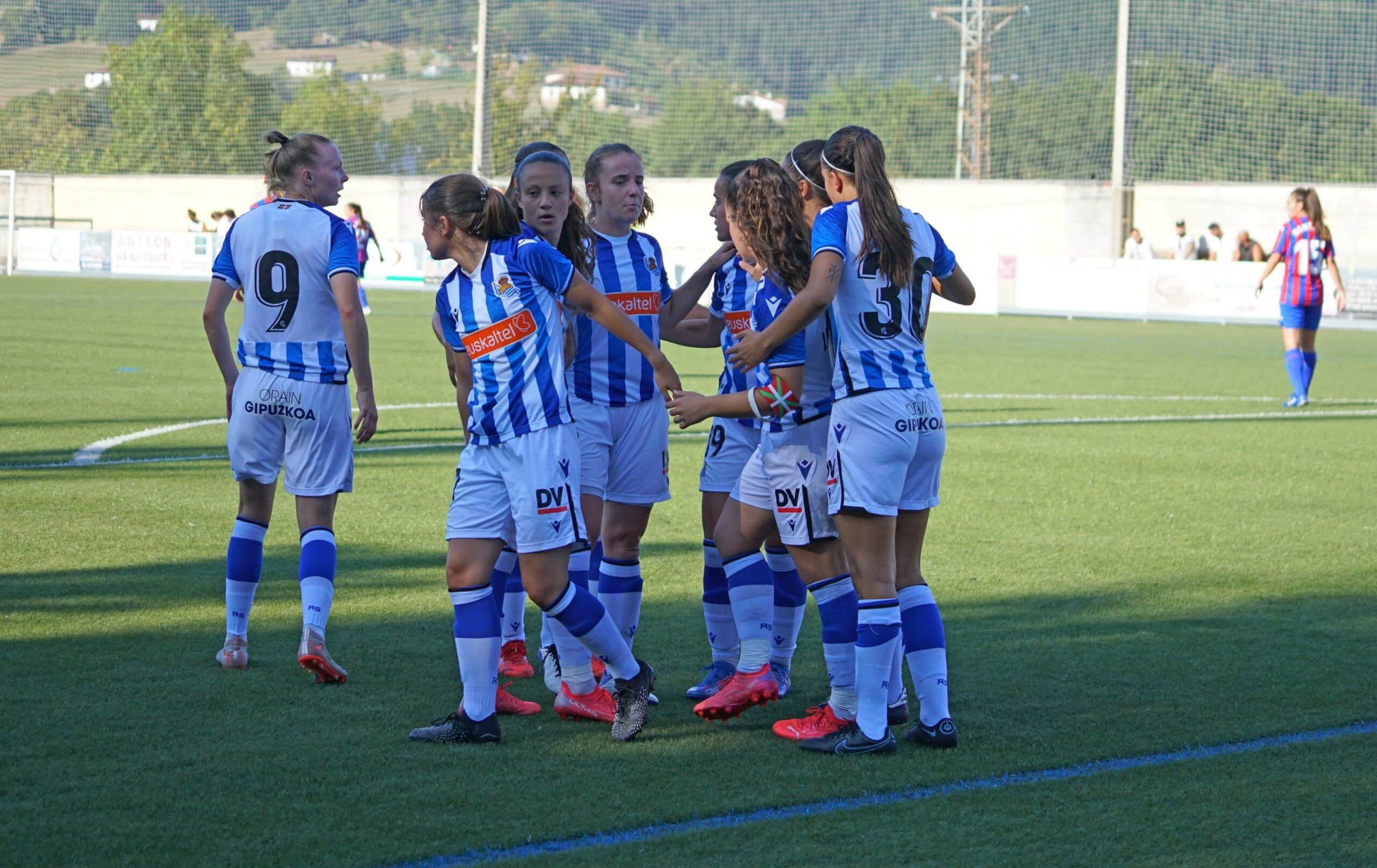 foto del twitter de la real sociedad femenino