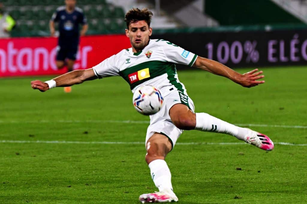 Lucas Boyé en un partido con el Elche