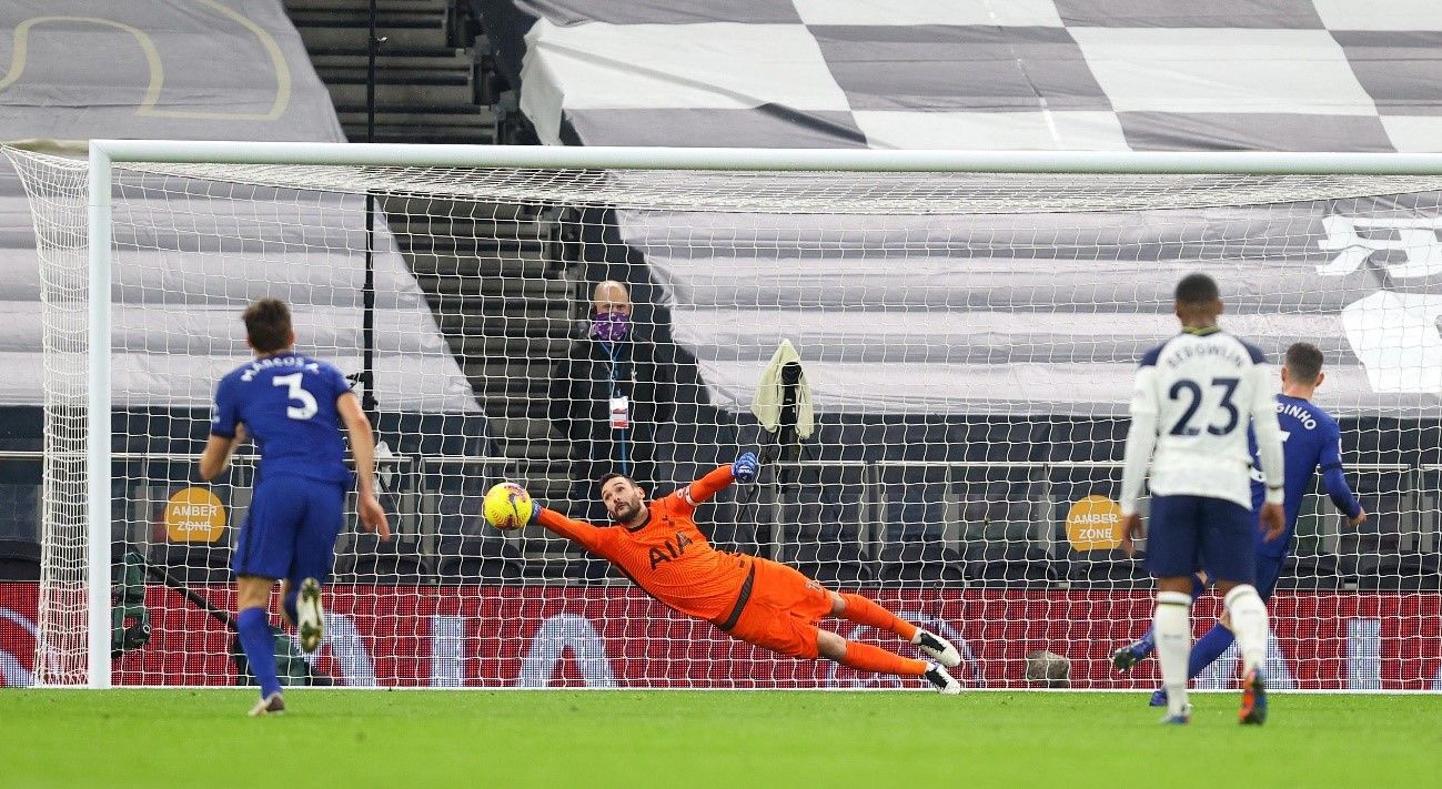Jorginho anotando de penalti en la última visita blue al Tottenham Stadium. Foto: Premier League.