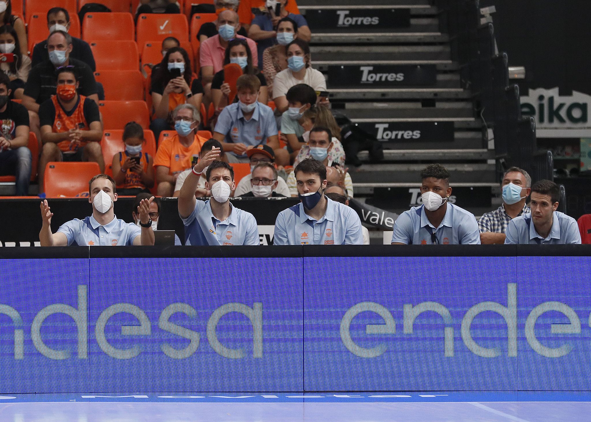 Quinteto de lujo en la enfermeríad de Valencia Basket. Fuente: M.A. Polo (VBC).