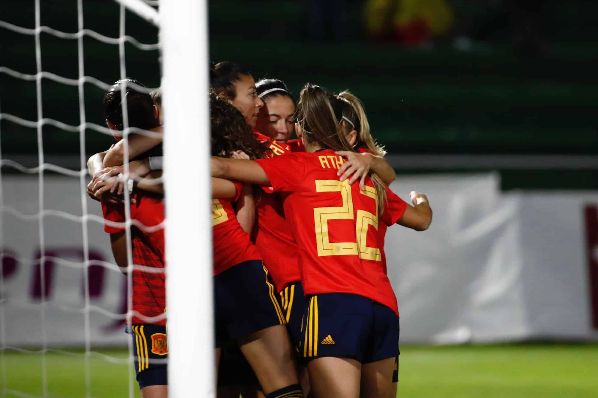 Celebración del tercer tanto de la selección. Fuente. @sefutbolfem