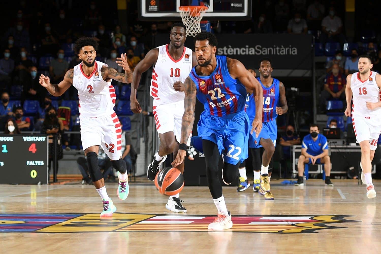 Cory Higgins conduce un contraataque. Foto: Euroleague