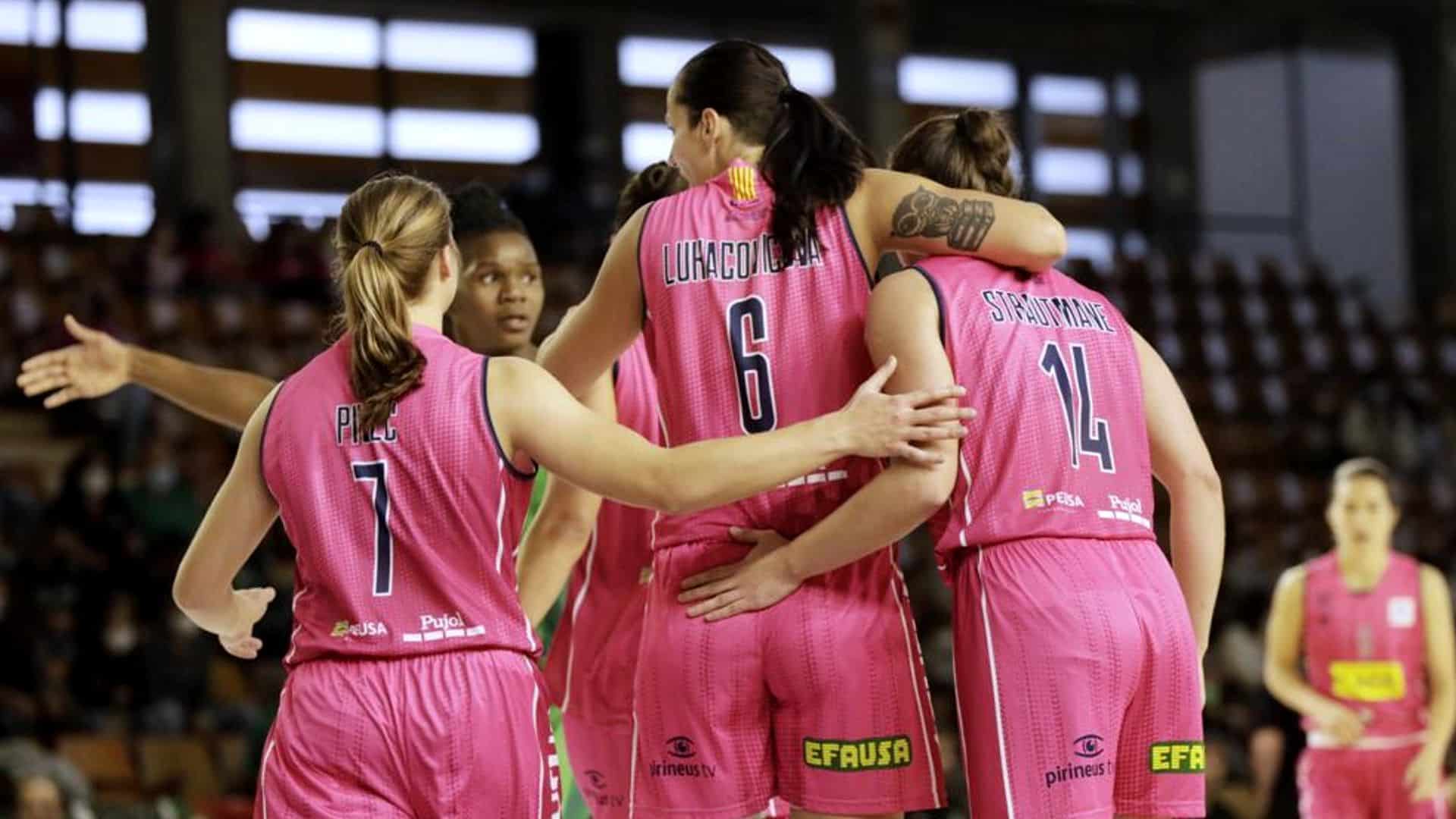 Foto de equipo de La Seu celebrando la victoria.
Fuente: @sedisbasquet