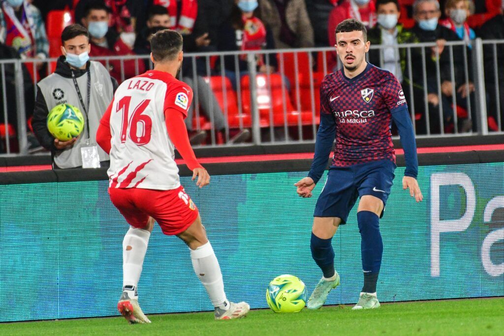 Empate y polémica en Almería