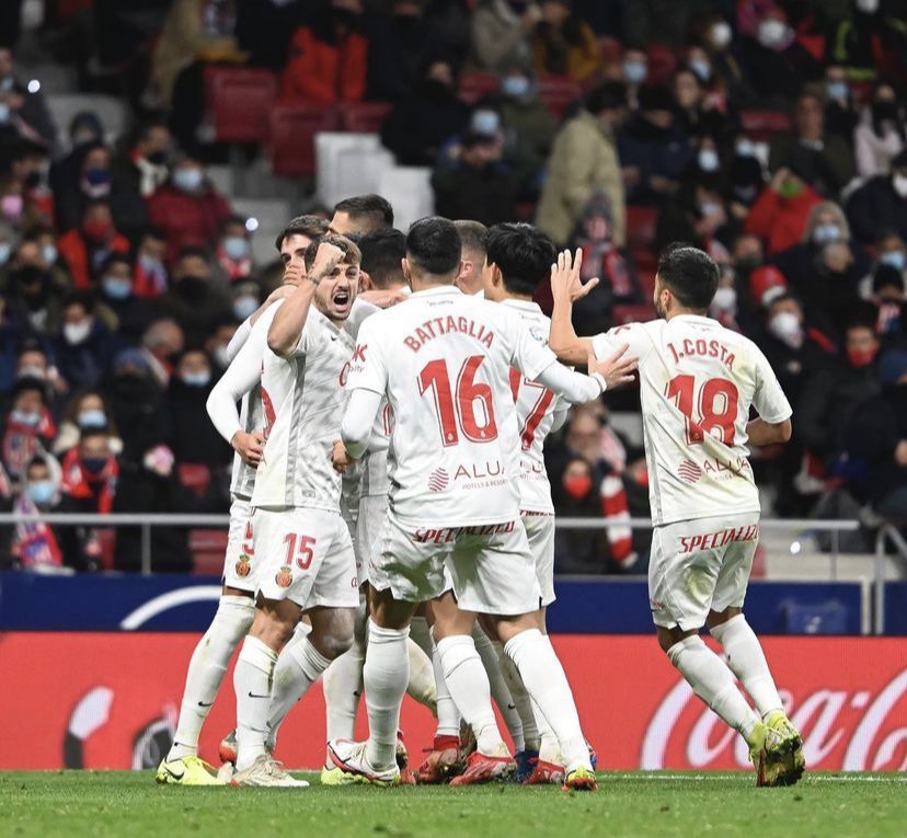 Jugadores del RCD Mallorca celebran un gol