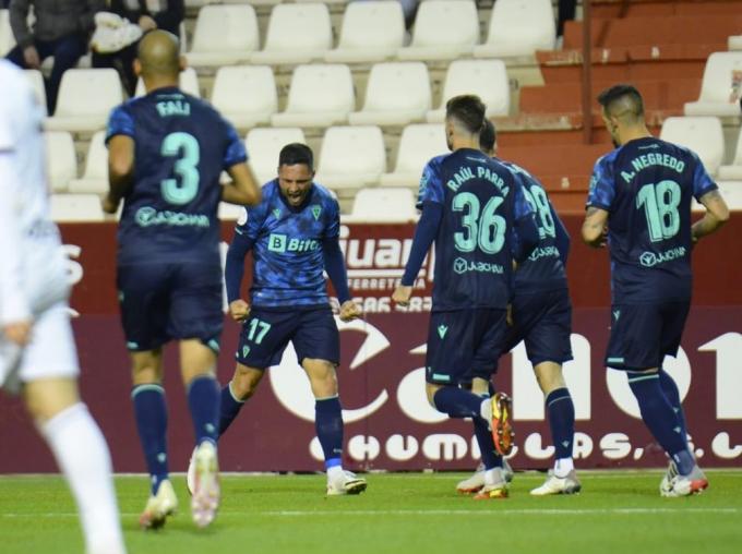 Florin Andone celebrando su único gol con el Cádiz