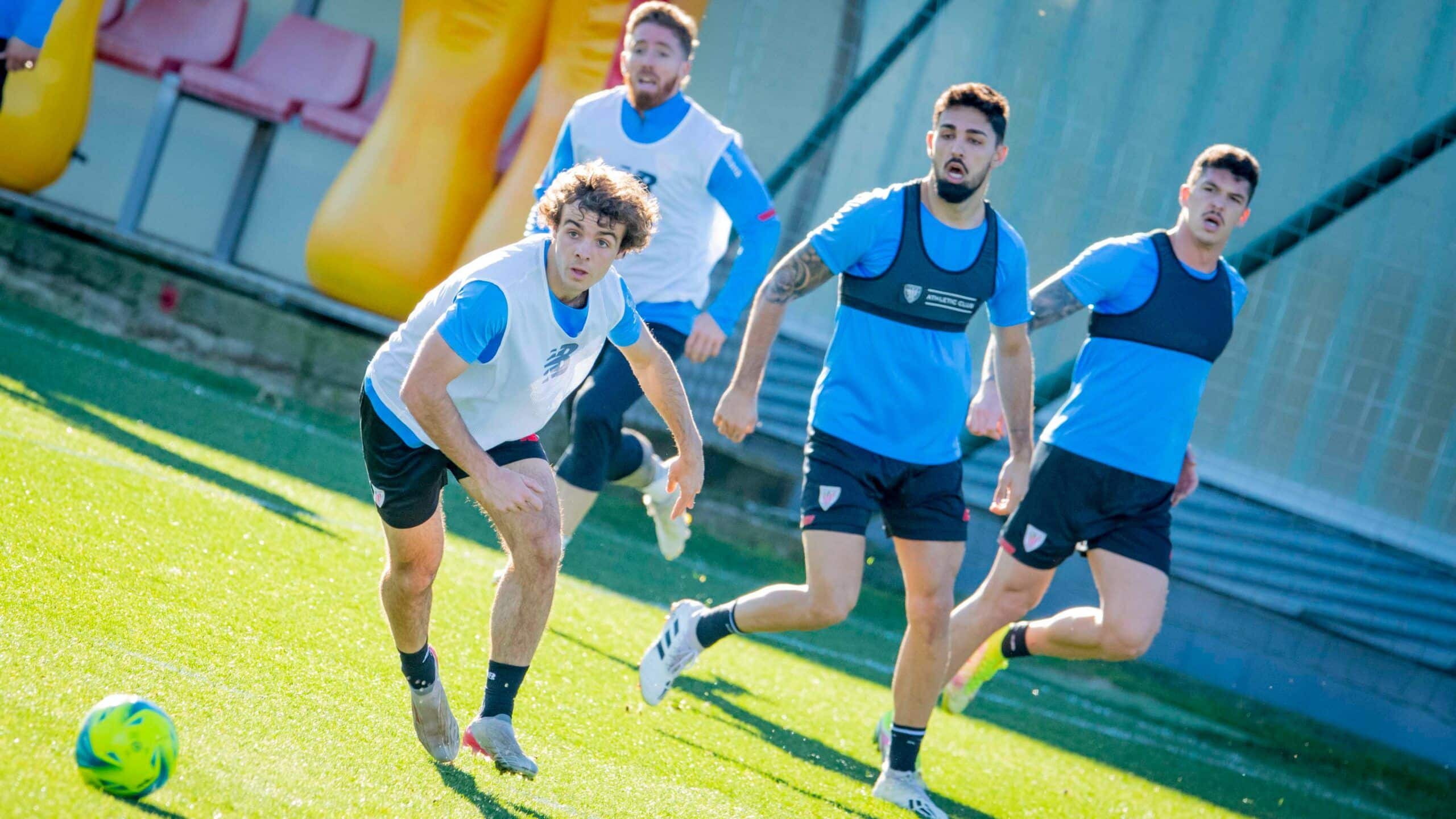 Juan Artola y Peru Nolaskoain en un entrenamiento