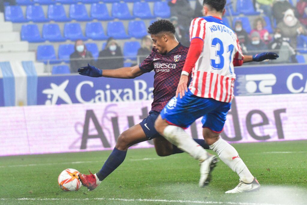 Carlos Kevin en un duelo copero entre Huesca y Girona