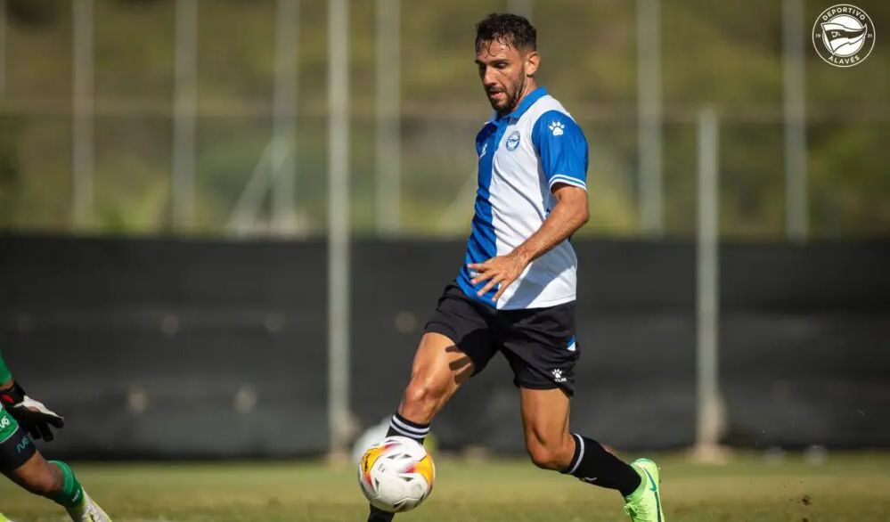 Iván Martín en un partido de pretemporada con el Alavés