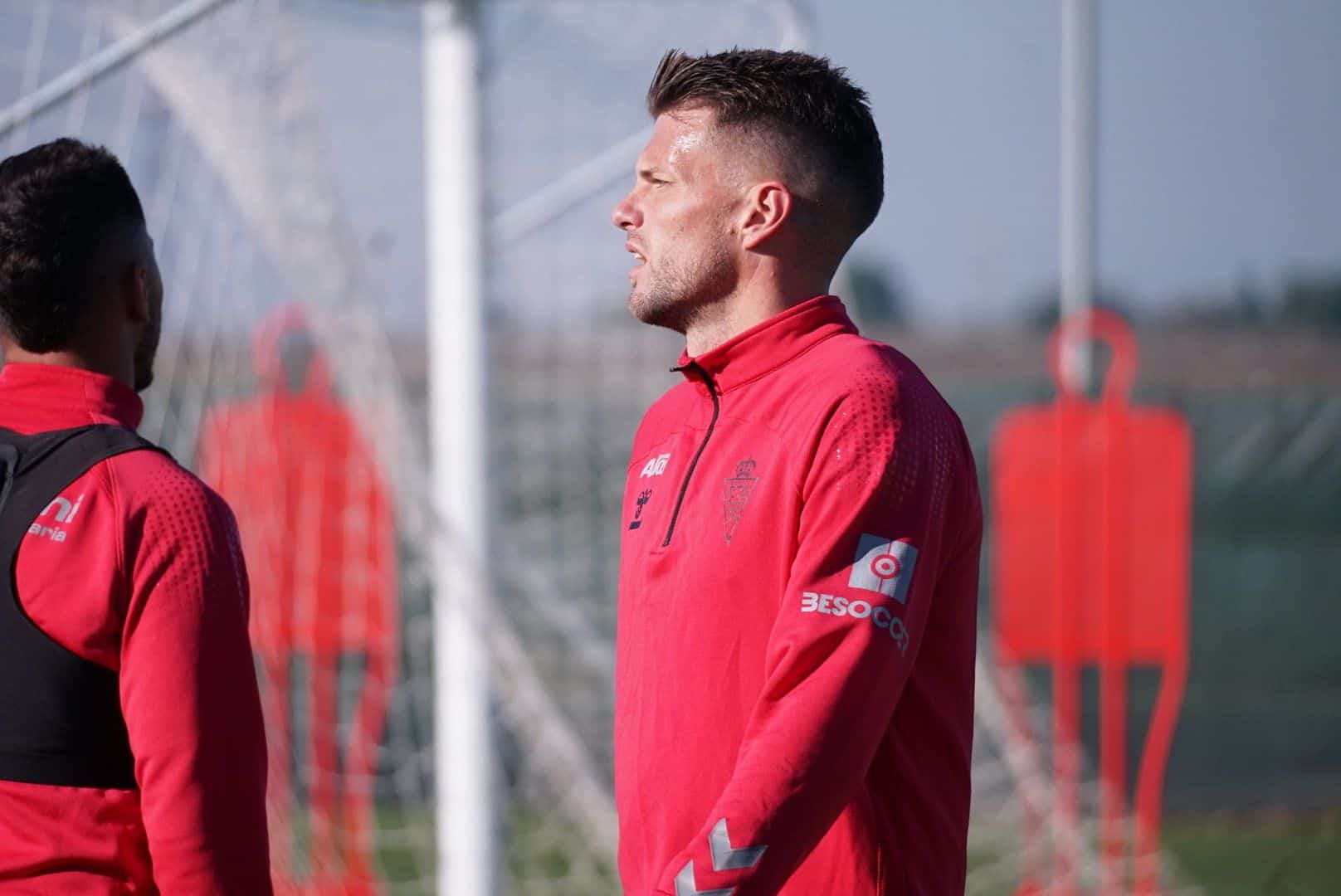 Andrés Carrasco en uno de los entrenamientos con el Real Murcia. Foto: @realmurciacfsad