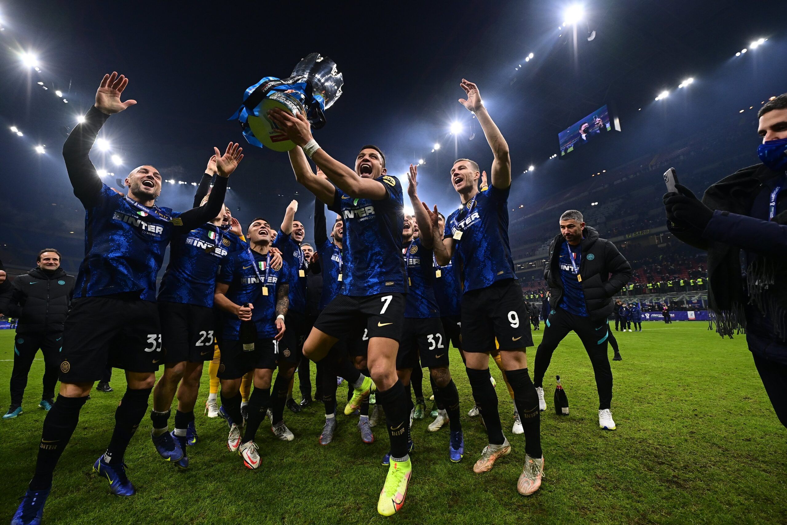 Inter 2-1 Juventus: el campeón italiano volvió a vencer a su rival turinés en la prórroga para ganar su sexta Supercopa de Italia. Fuente: (Inter)