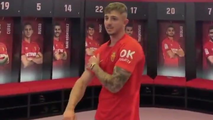 Pablo Maffeo con la camiseta del Mallorca