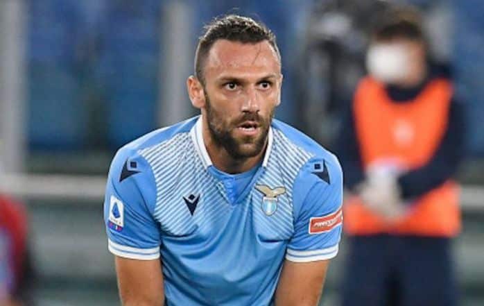 Vedat Muriqi en un partido con el conjunto romano de la SS Lazio