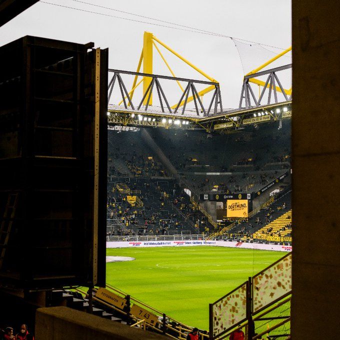 Esta imagen no pertenece a Grada3. Créditos totales para @BVB en Twitter.