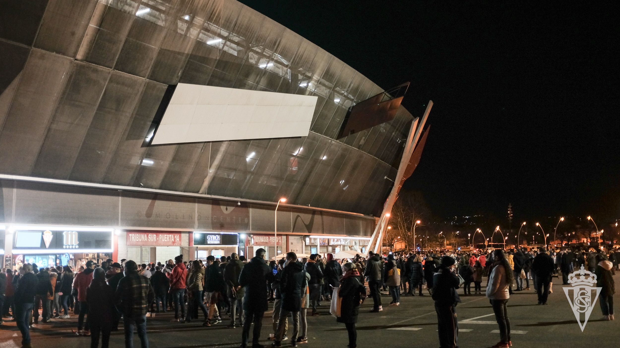 Aledaños del estadio Molinón, Gijón. Fuente: @RealSporting