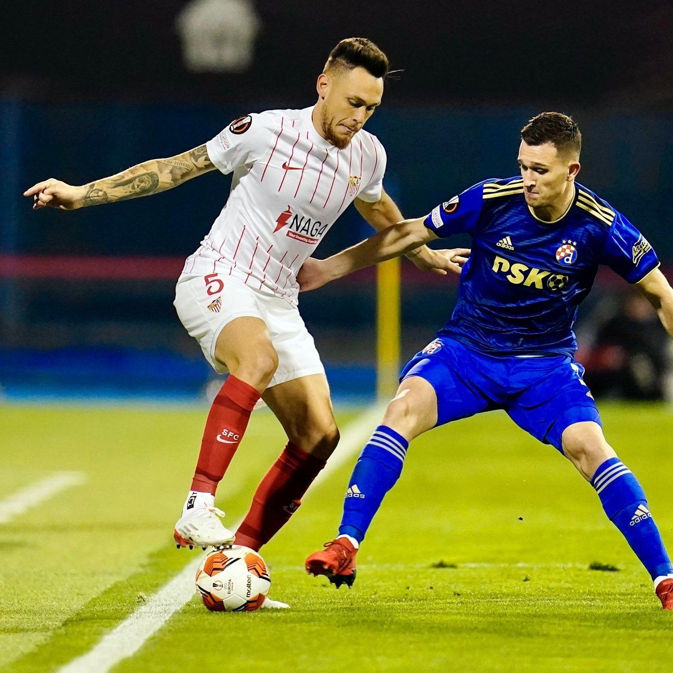 Lucas Ocampos con el Sevilla