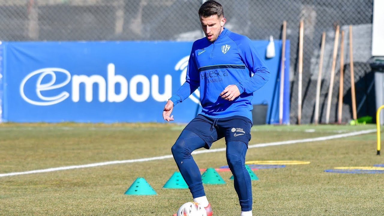 Gerard Valentín: "Mi objetivo es volver a jugar en Primera"