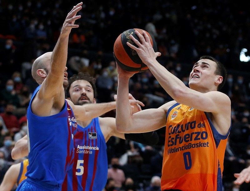 Nenad Dimitrijevic protagonista por su juego y susto de lesión. Fuente: M.A. Polo (VBC).