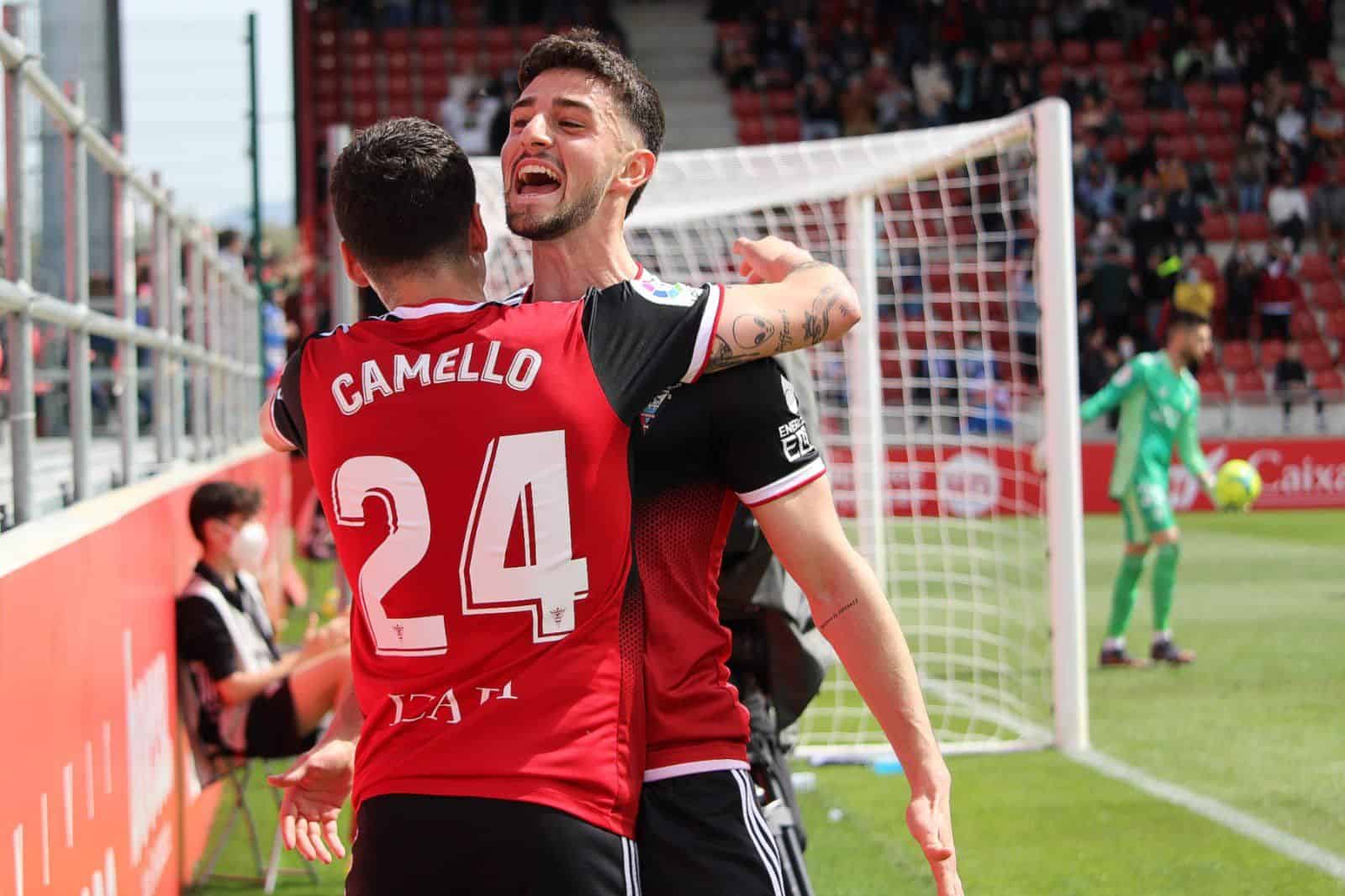 Sergio Camello y Alejandro Marques con el Mirandés