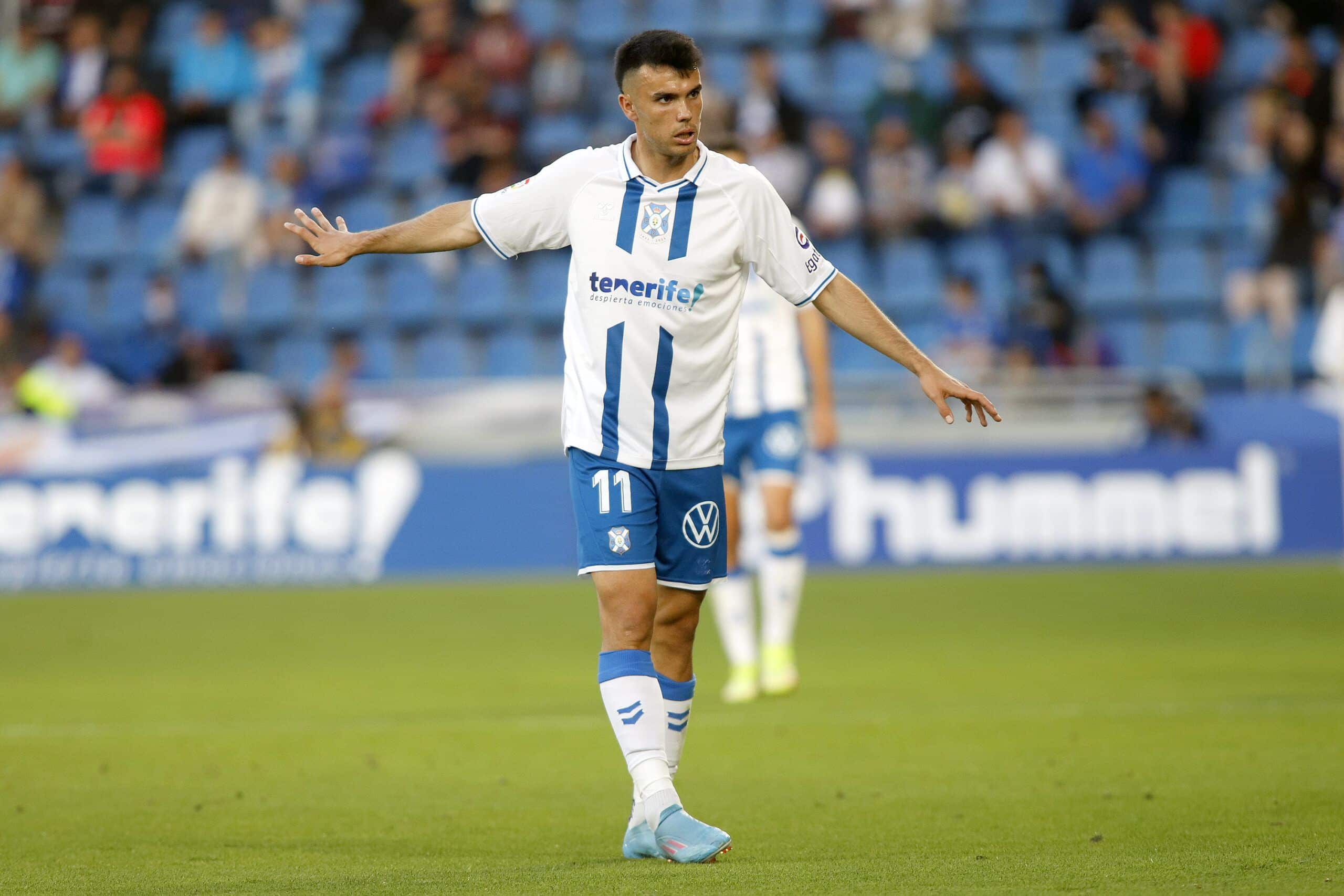 Alex Bermejo durante un partido (Foto: CD Tenerife)