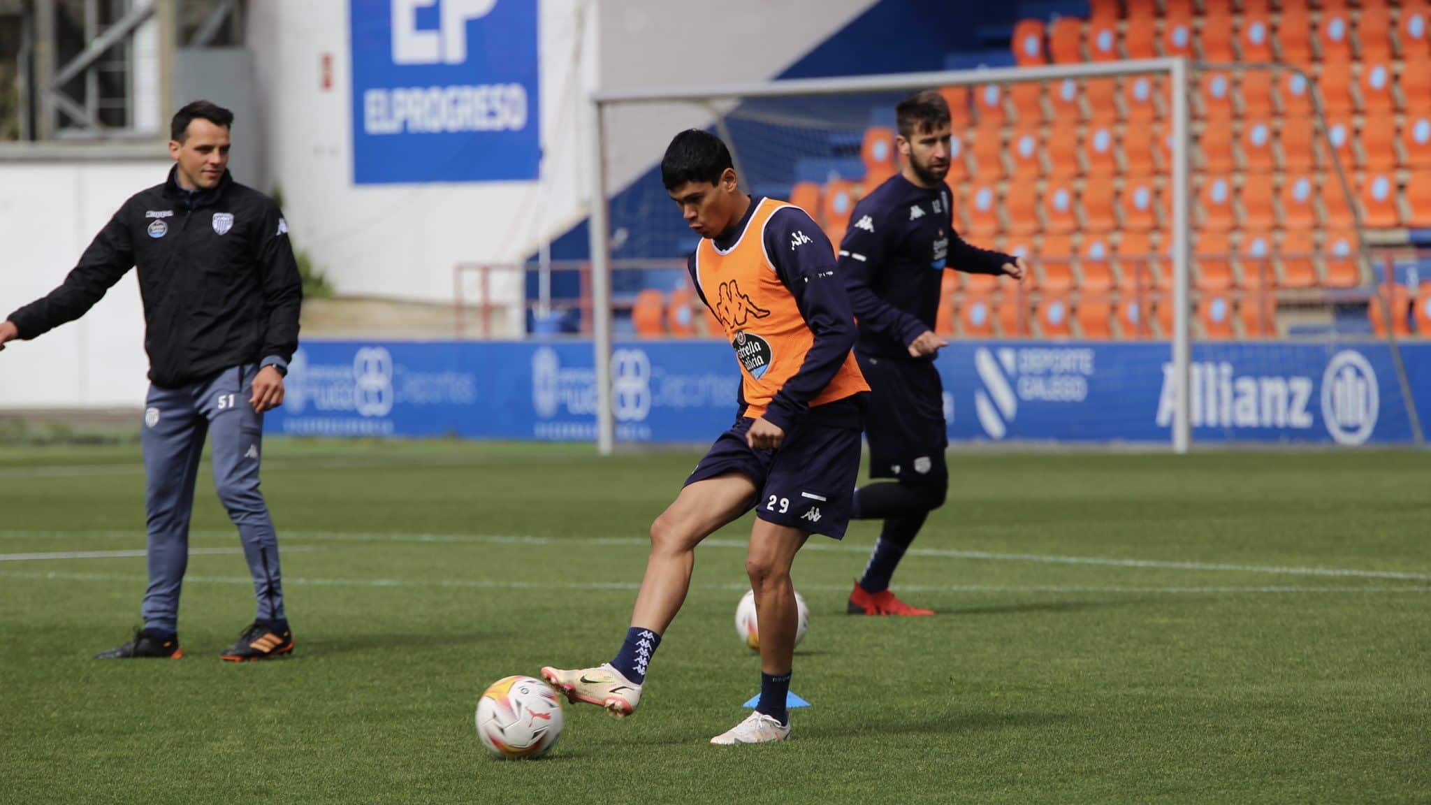 Cuéllar durante un entrenamiento (Foto: CD Lugo)