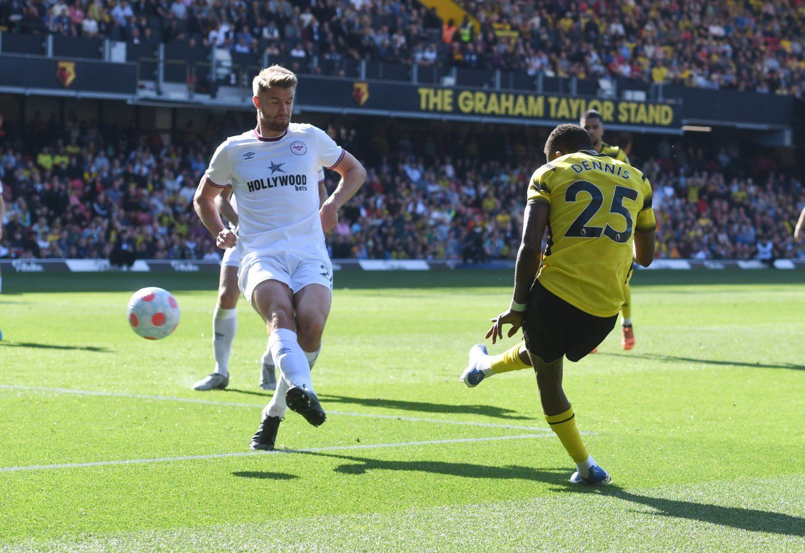 Emmanuel Dennis (Foto: Watford)