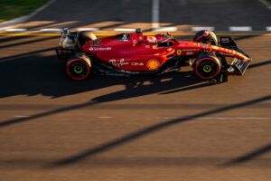 A Charles Leclerc se le pone cara de campeón A Charles Leclerc se le pone cara de campeón