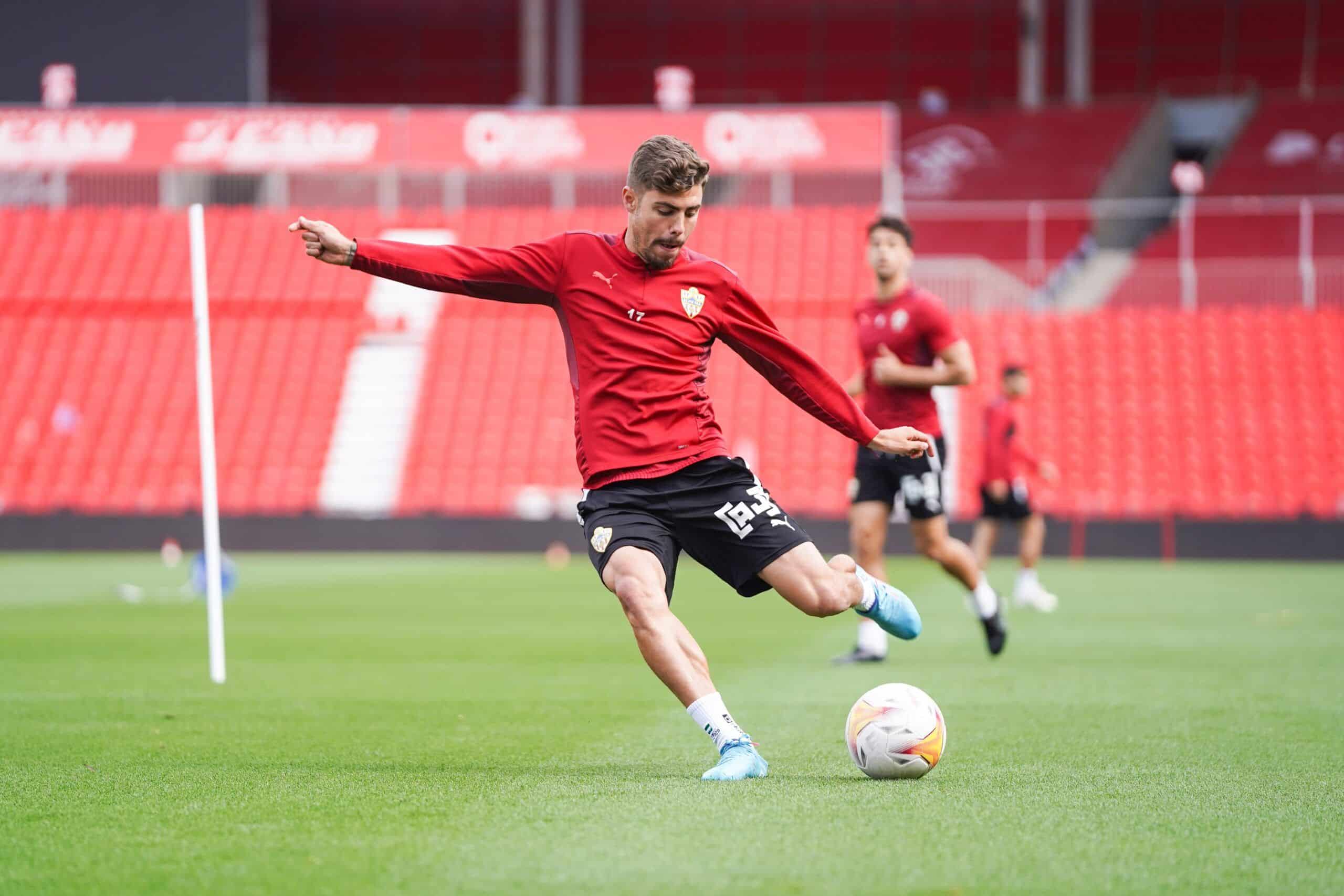 Pozo durante un entrenamiento (Foto: UD Almería)