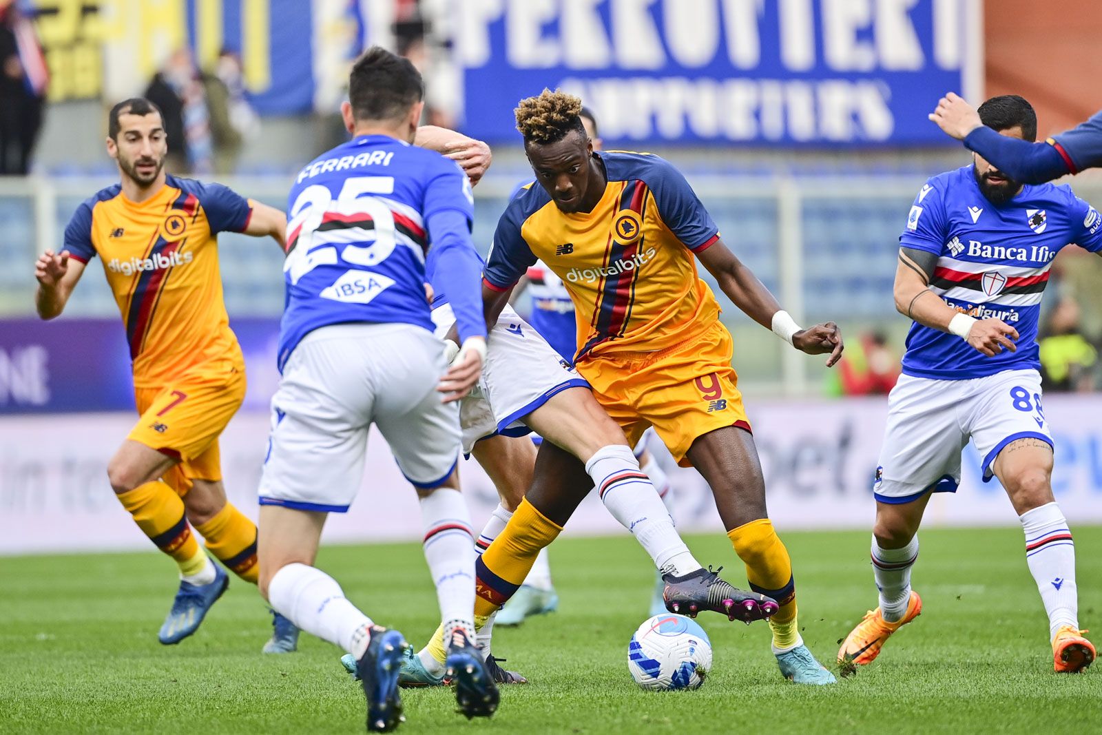 Sampdoria 0-1 Roma: Los capitalinos suman su noveno partido sin derrota. Fuente: (@OfficialASRoma).