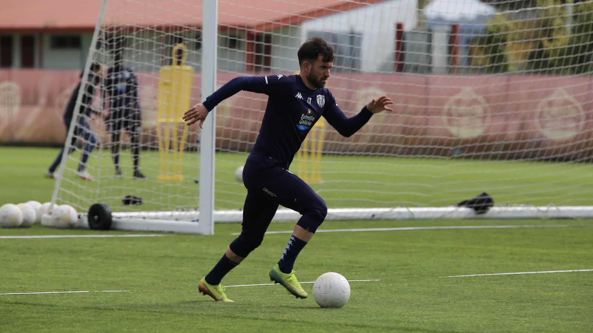 Sebas Moyano durante un entrenamiento (Foto: CD Lugo)