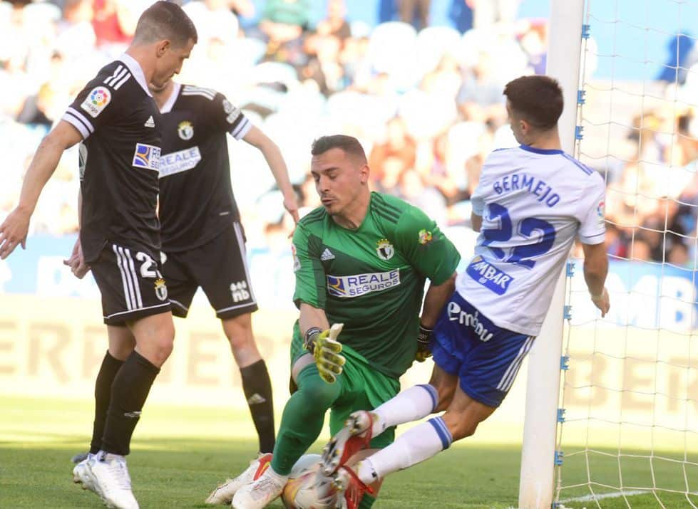 Alfonso Herrero en un duelo entre Zaragoza y Burgos