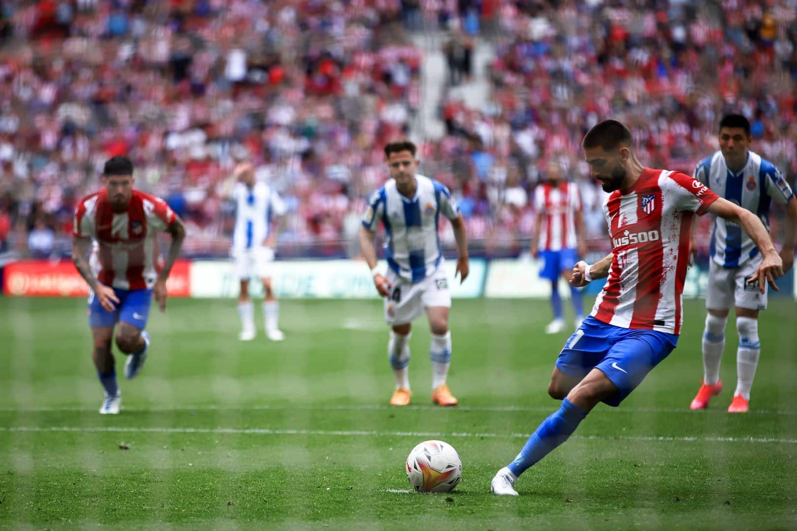 Carrasco tirando un penalti (Foto: Atleti)