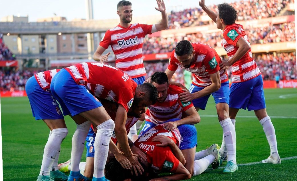 Granada celebra gol