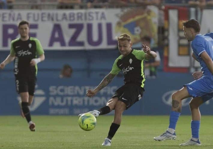 Fran Villalba en un partido frente al Fuenlabrada