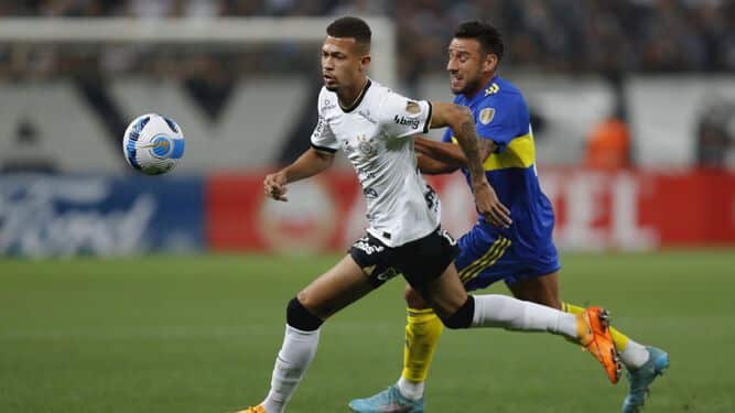 Joao Víctor, en un partido de la Copa Libertadores ante Boca Juniors. / FERNANDO BIZERRA / EFE