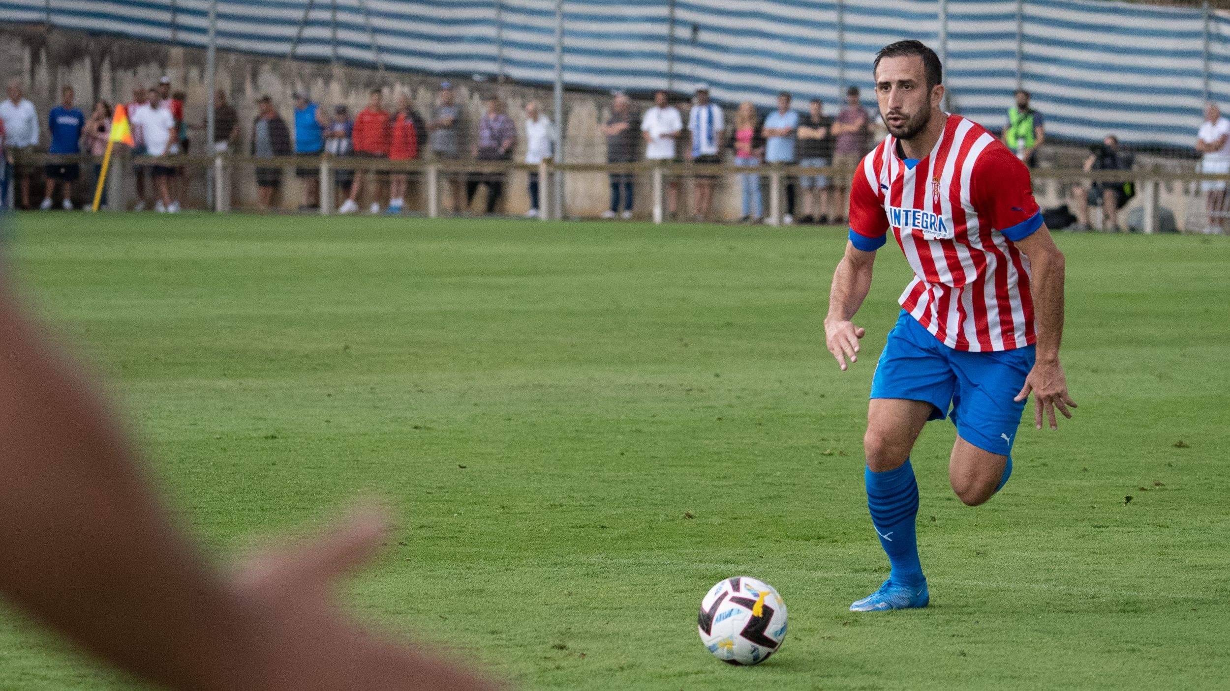 Carlos 'Cali' Izquierdoz en un partido