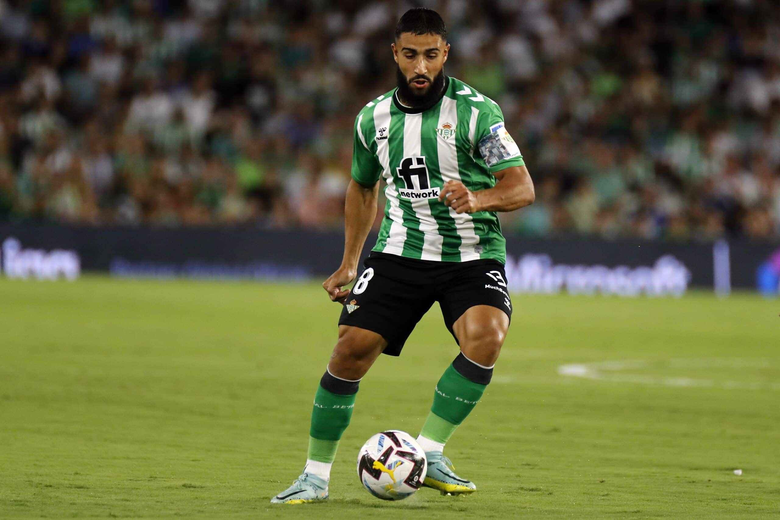 Nabil Fekir con la pelota. Foto_ @RealBetis