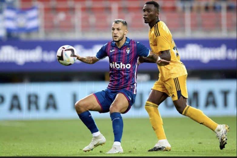 Stoichkov en un Eibar-Ponferradina con Sabit