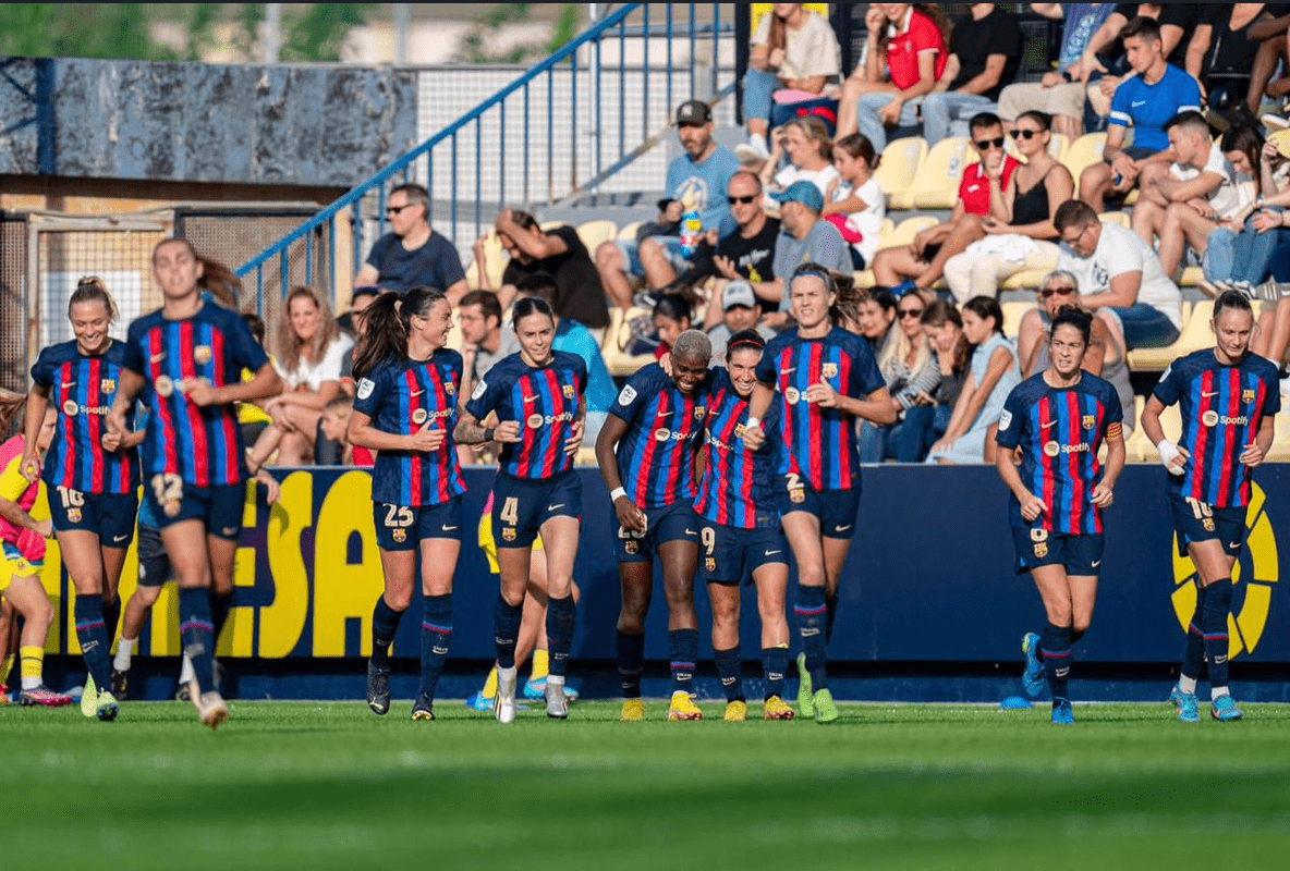 El FC Barcelona celebrando el 2º gol del partido. Fuente: Twitter Oficial del FC Barcelona (@FCBfemeni)